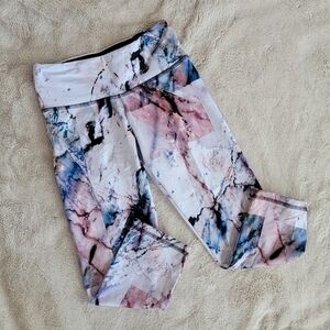 Strut This Marble Cropped Leggings